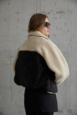 Veste noire bicolore avec col sherpa oversize – KIARA