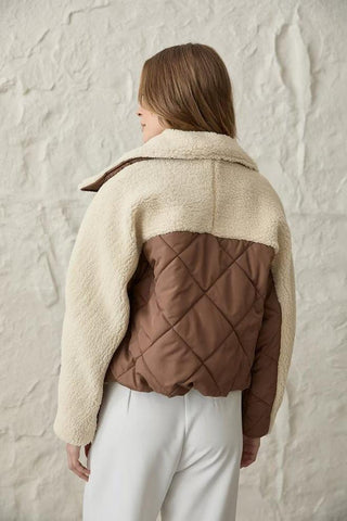 Veste matelassée marron avec col sherpa oversize – KIARA